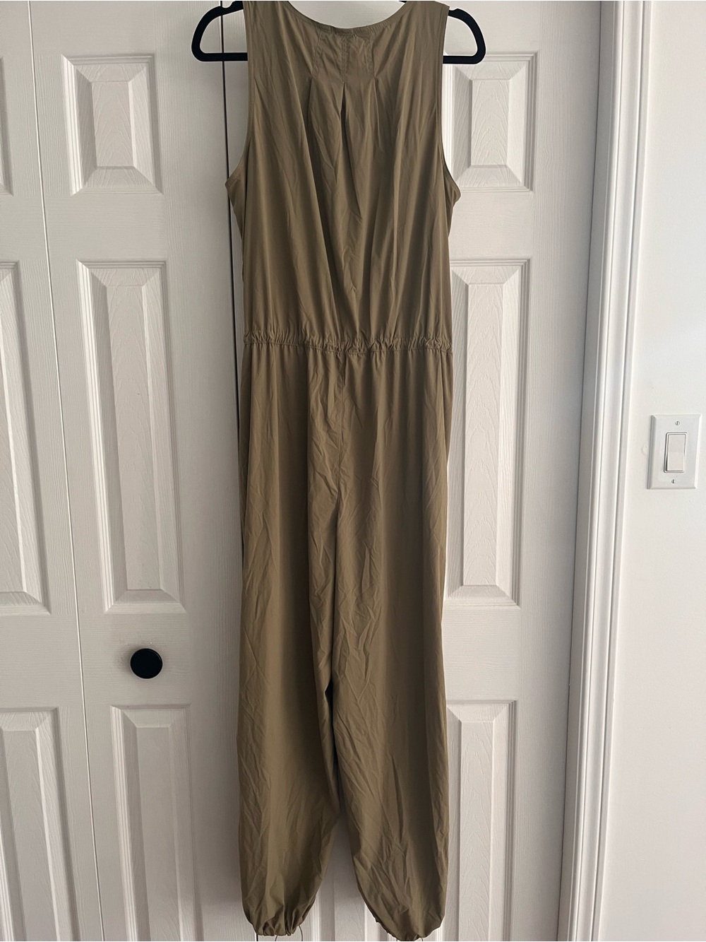 ATHLETA khaki jumpsuit, size L. - Picture 4 of 10